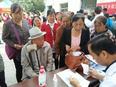 扶貧攻堅(jiān),醫(yī)者先行,太原中醫(yī)肝病醫(yī)院下鄉(xiāng)義診進(jìn)行中