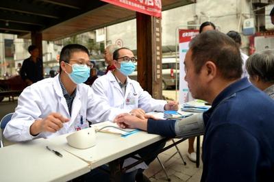 寧德蕉城開(kāi)展公眾健康咨詢進(jìn)社區(qū)活動(dòng)